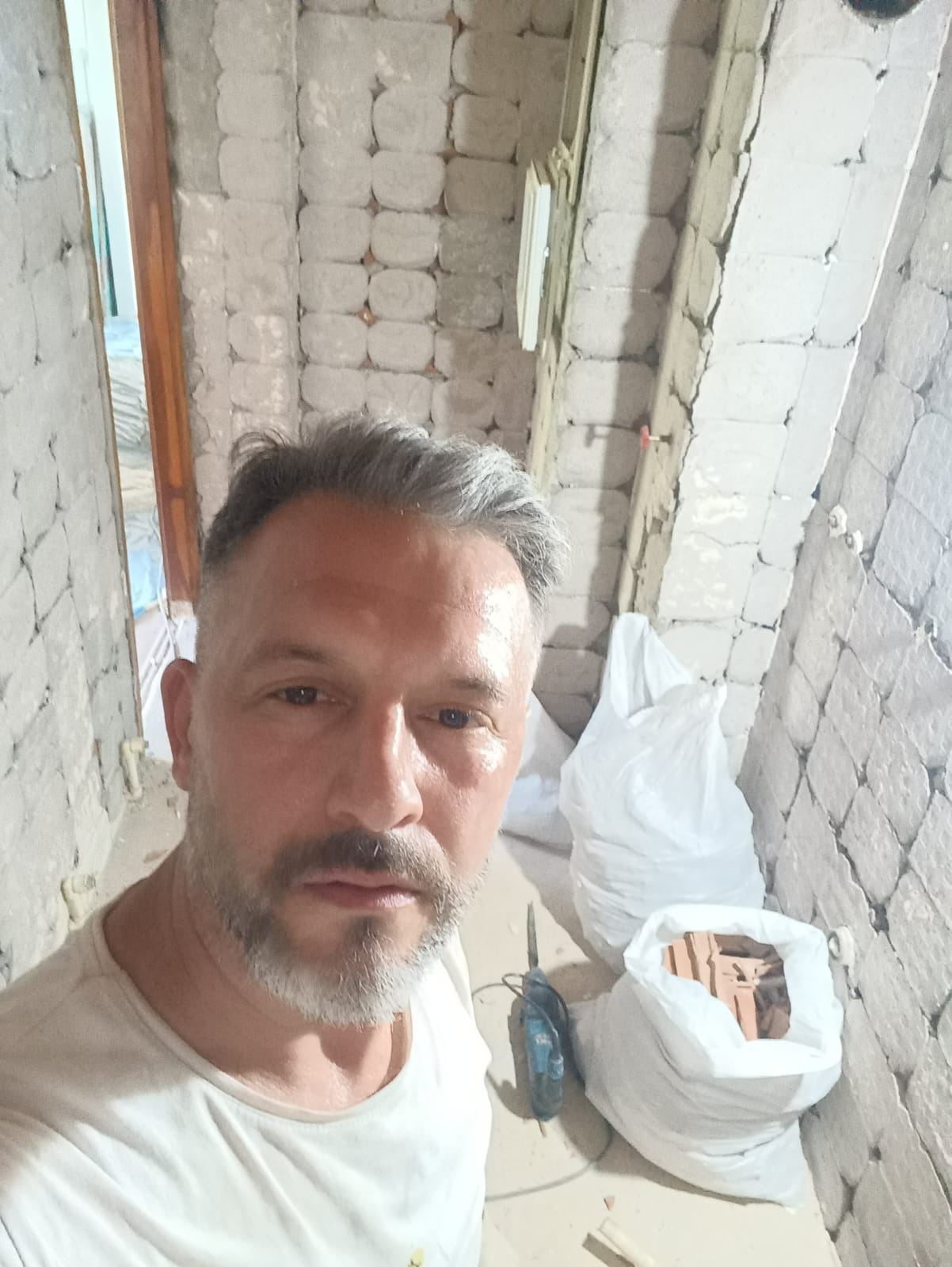 Vitrifiye ve Hilton Dolap Montajı